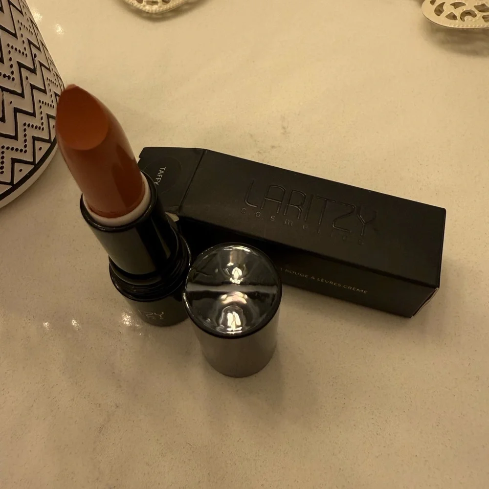 Laritzy Cosmetics laritzy cosmetics